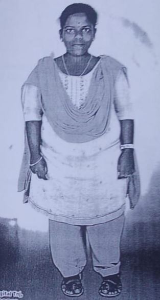 B.பிரியதர்ஷினி 