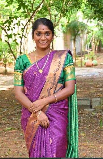 R . ரேவதி 